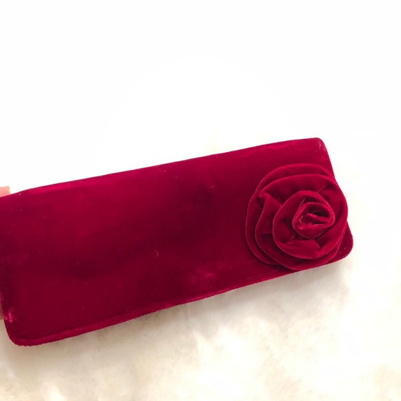Velvet Rose Clutch - Picture 3 of 4